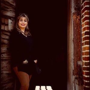 Meet your Posher, Laura